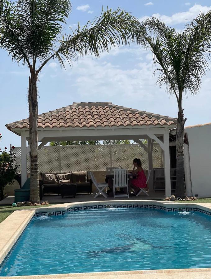 Suite Privada Frente A La Piscina Para 2 Personas Con Sofa Cama Para 2 Mas 4P No Es Casa Completa San Vicente Raspeig Екстериор снимка