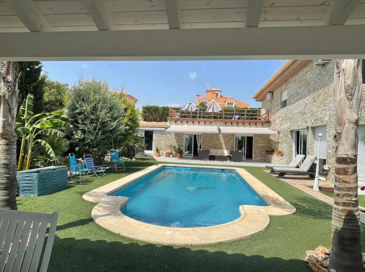 Suite Privada Frente A La Piscina Para 2 Personas Con Sofa Cama Para 2 Mas 4P No Es Casa Completa San Vicente Raspeig Екстериор снимка