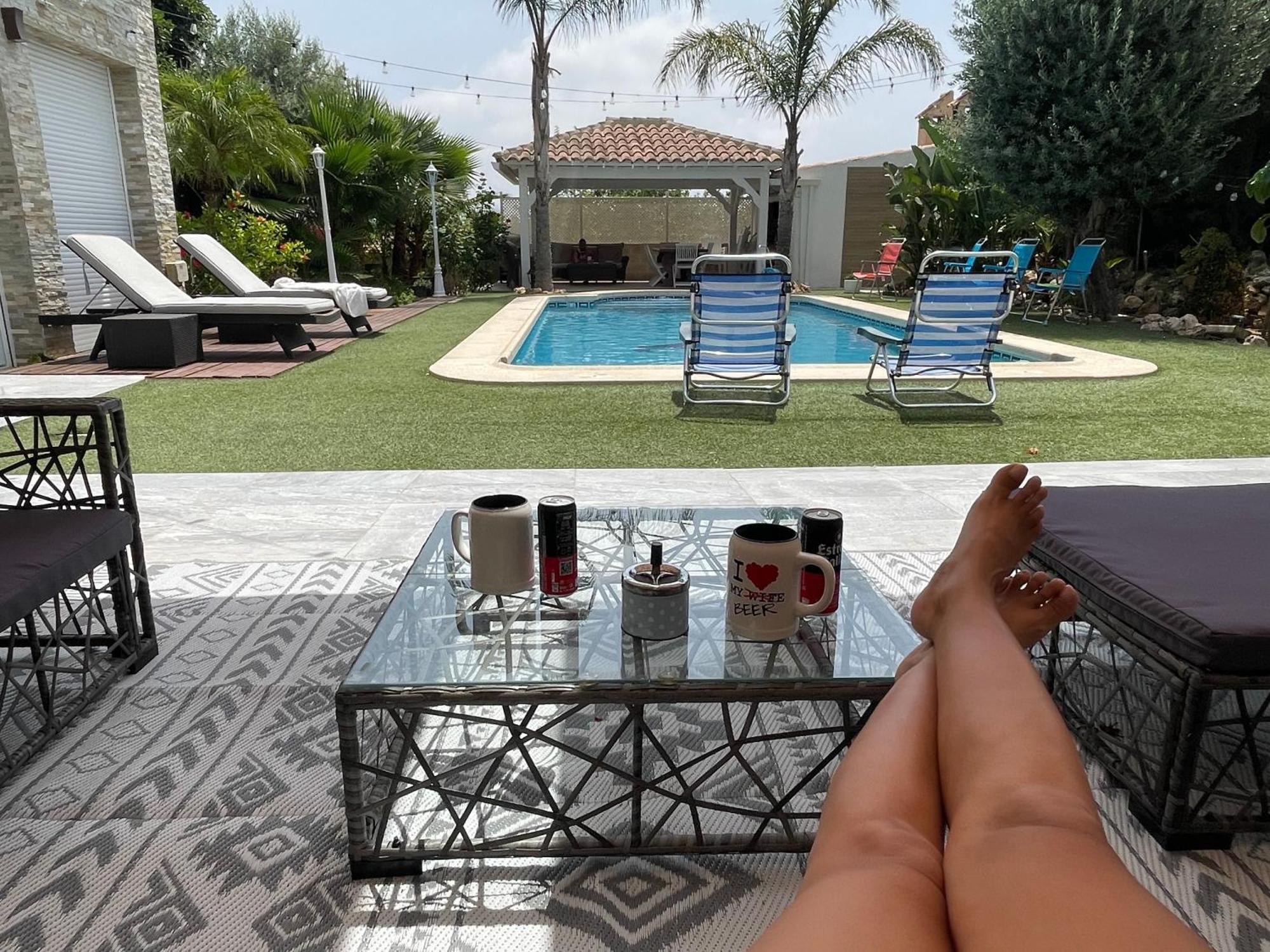 Suite Privada Frente A La Piscina Para 2 Personas Con Sofa Cama Para 2 Mas 4P No Es Casa Completa San Vicente Raspeig Екстериор снимка