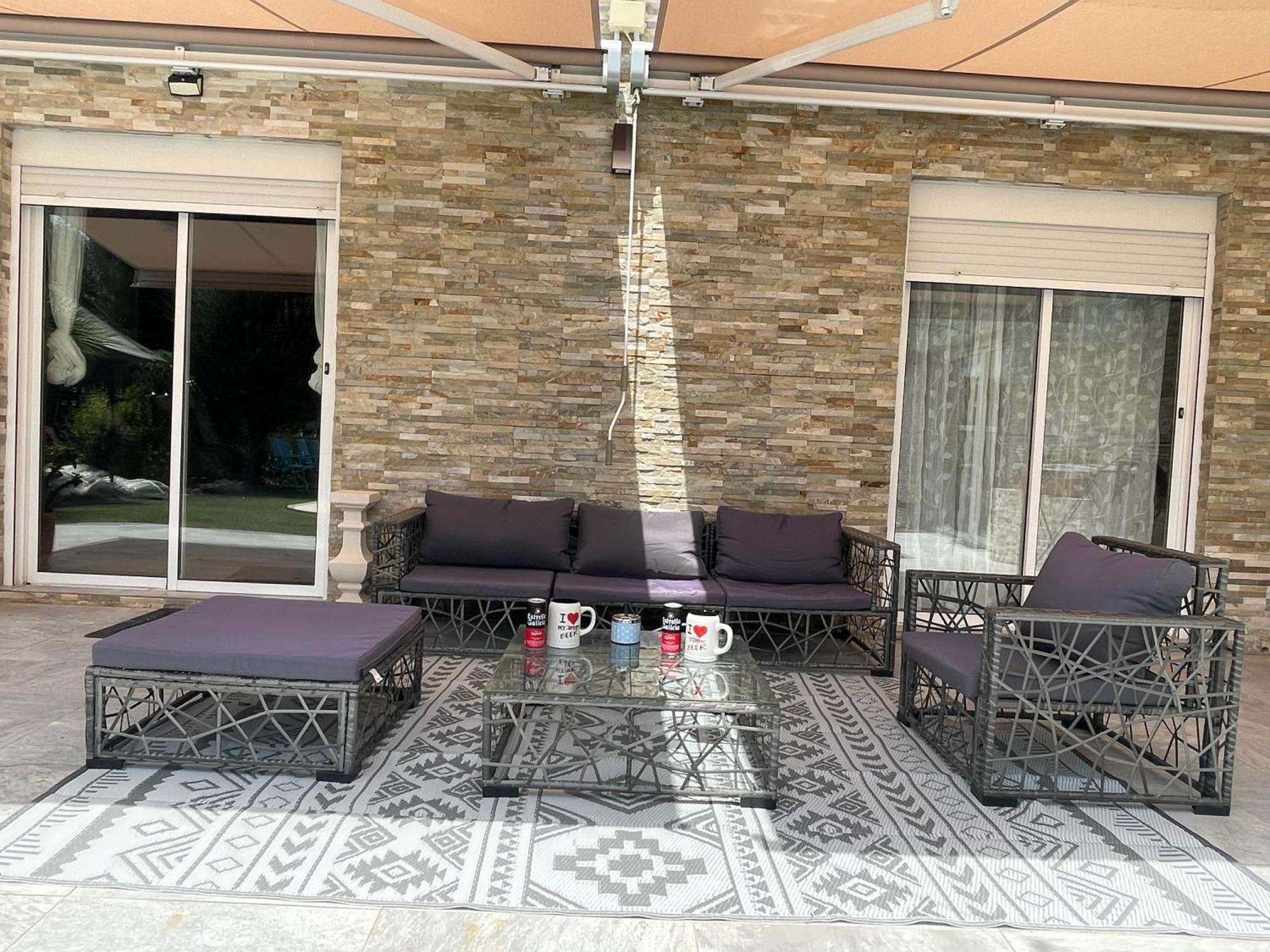 Suite Privada Frente A La Piscina Para 2 Personas Con Sofa Cama Para 2 Mas 4P No Es Casa Completa San Vicente Raspeig Екстериор снимка